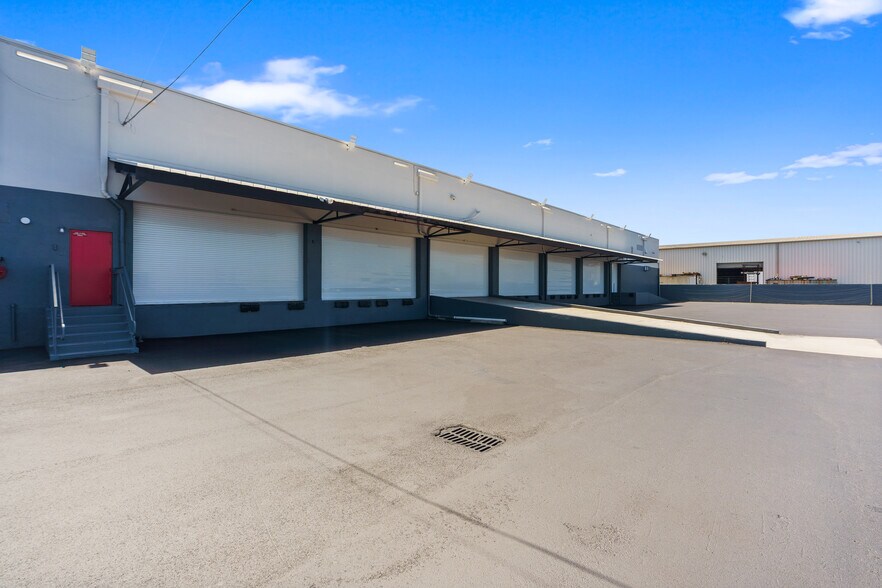 More Photos Of 5530 NW 32nd Ct, Miami Warehouse For Lease
