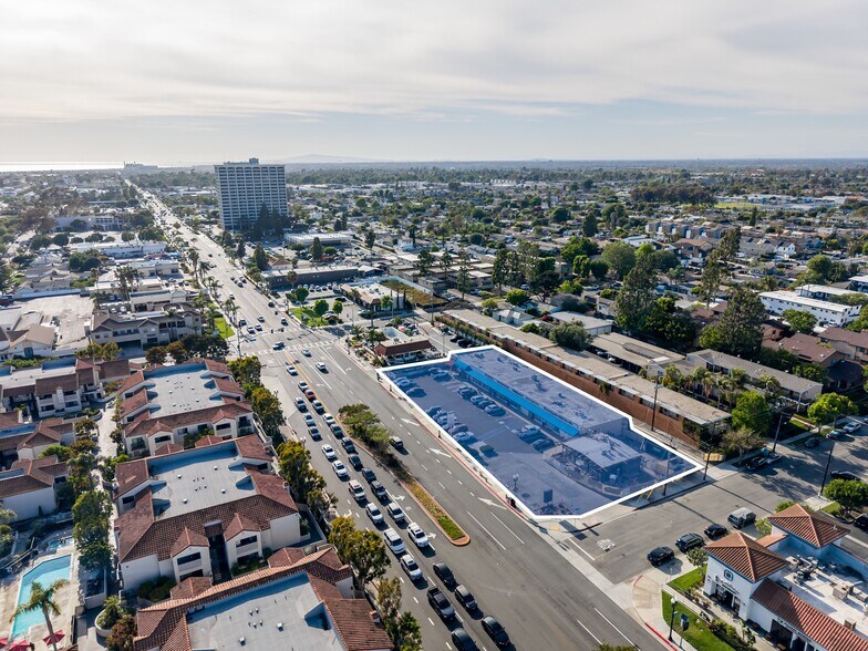 Primary Photo Of 570-590 W 19th St, Costa Mesa Storefront For Sale