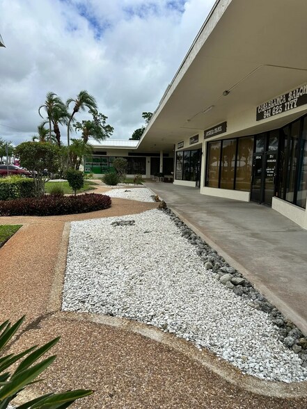More Photos Of 2811 Tamiami Trl, Port Charlotte Storefront Retail Office For Lease