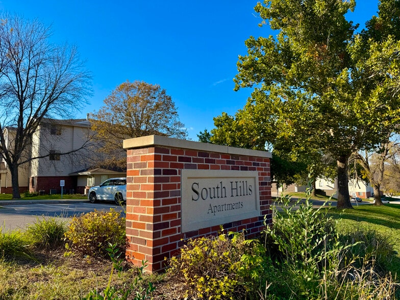 More Photos Of 904-908 Kasper St, Bellevue Multifamily For Sale