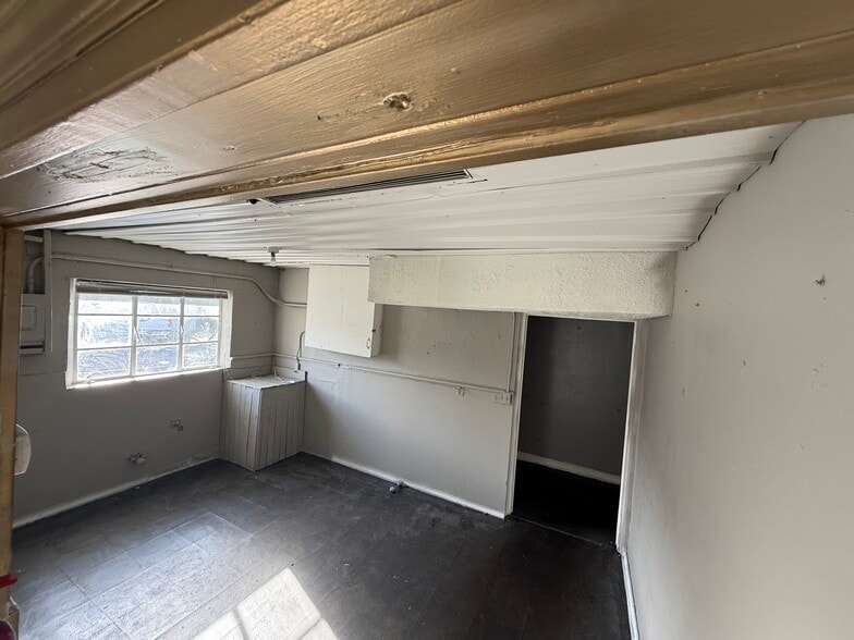 More Photos Of 1410 E Silver Springs Blvd, Ocala Office For Lease