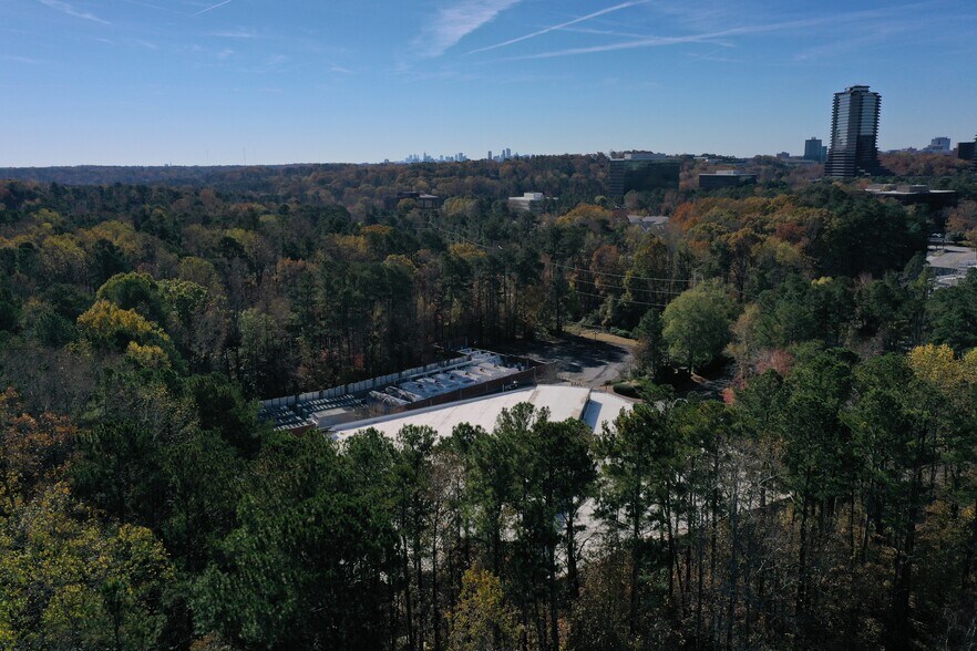 More Photos Of 40 Perimeter Ctr E, Atlanta Industrial For Lease