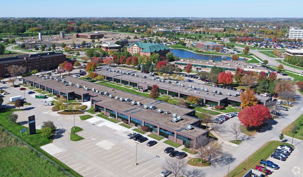 More Photos Of 6800 Lake Dr, West Des Moines Office For Lease