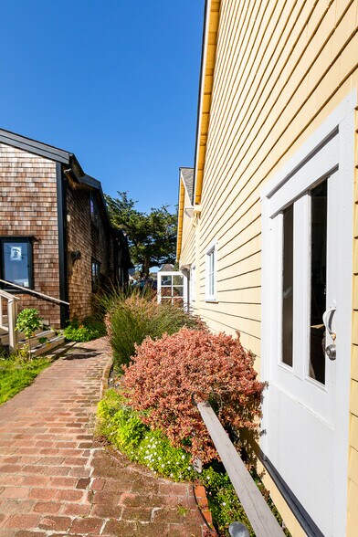 More Photos Of 45040 Main St, Mendocino Restaurant For Sale