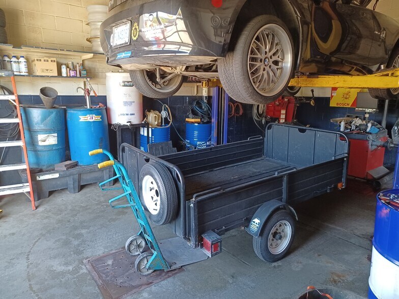 More Photos Of 1380 Wellington St W, Ottawa Auto Repair For Sale