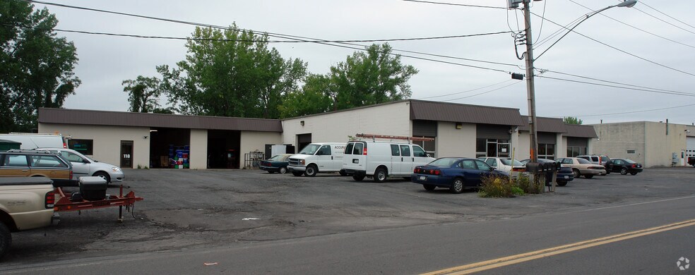 Primary Photo Of 114-118 Boss Rd, Mattydale Showroom For Lease
