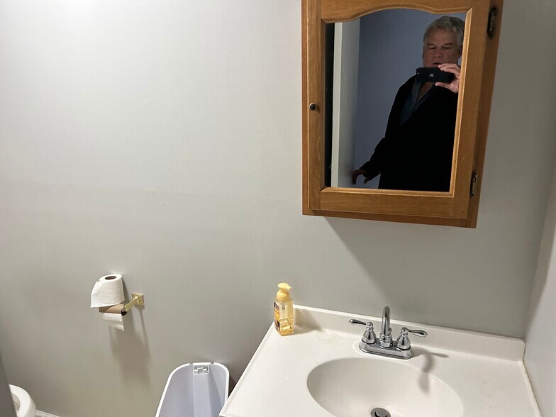 More Photos Of 4115 1st Ave, Nitro Medical For Lease