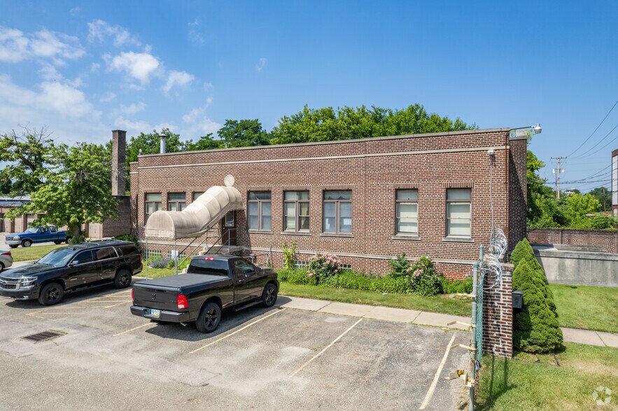 More Photos Of 148 E Miller Ave, Akron Industrial For Sale