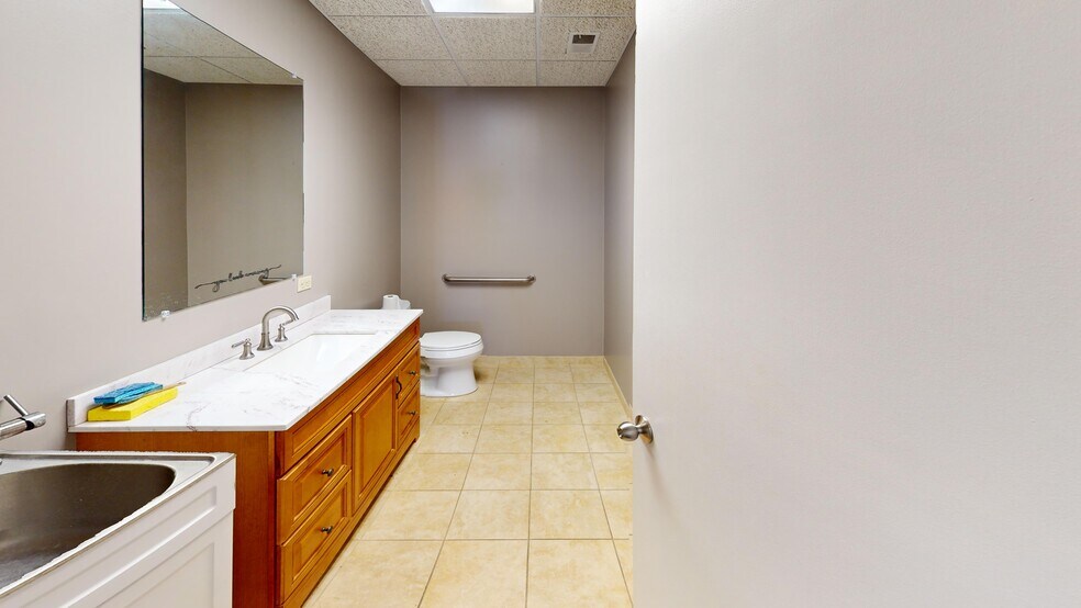 More Photos Of 236 W Northwest Hwy, Barrington Storefront Retail Office For Sale
