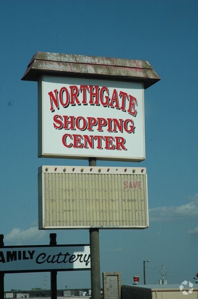 More Photos Of 1000-1099 Vendall Rd, Dyersburg General Retail For Lease