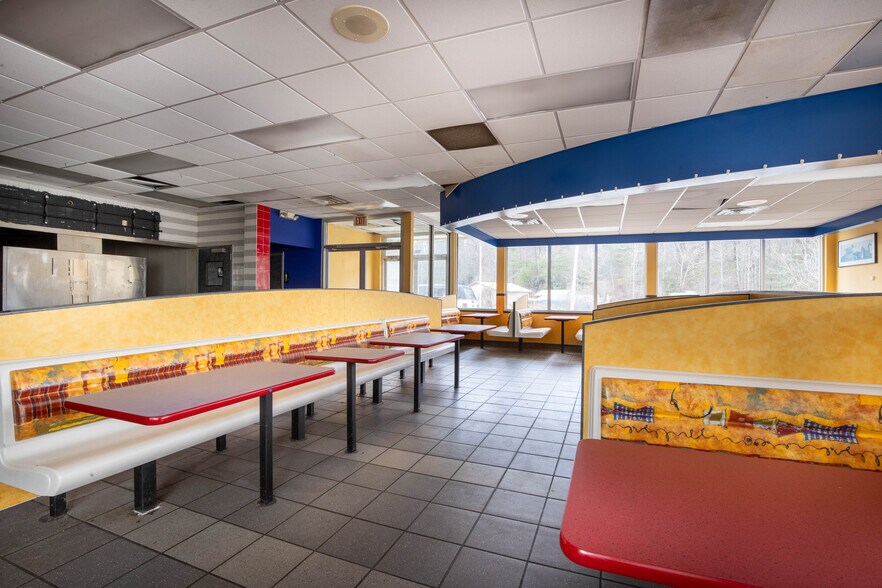 More Photos Of 14109 Highway 226 S, Spruce Pine General Retail For Sale