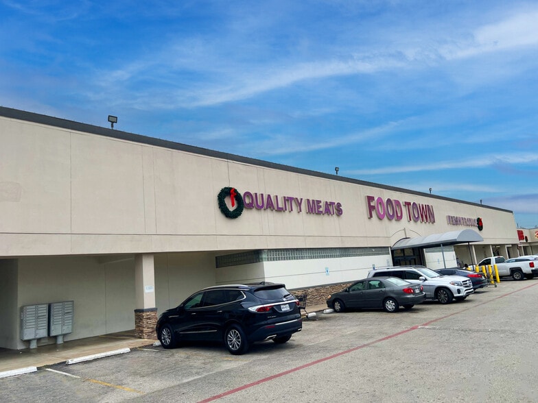 More Photos Of 1406-1458 W FM-1960, Houston Unknown For Lease