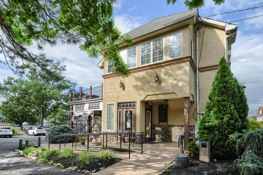 More Photos Of 315 Alumni Ave, Harleysville Restaurant For Sale