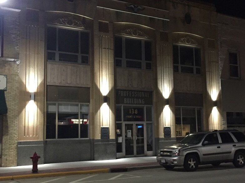 More Photos Of 138 Front St, Beaver Dam Office For Lease