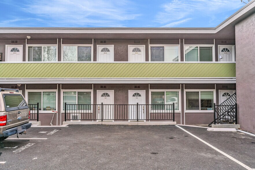 More Photos Of 1180 Saranap Ave, Walnut Creek Apartments For Sale