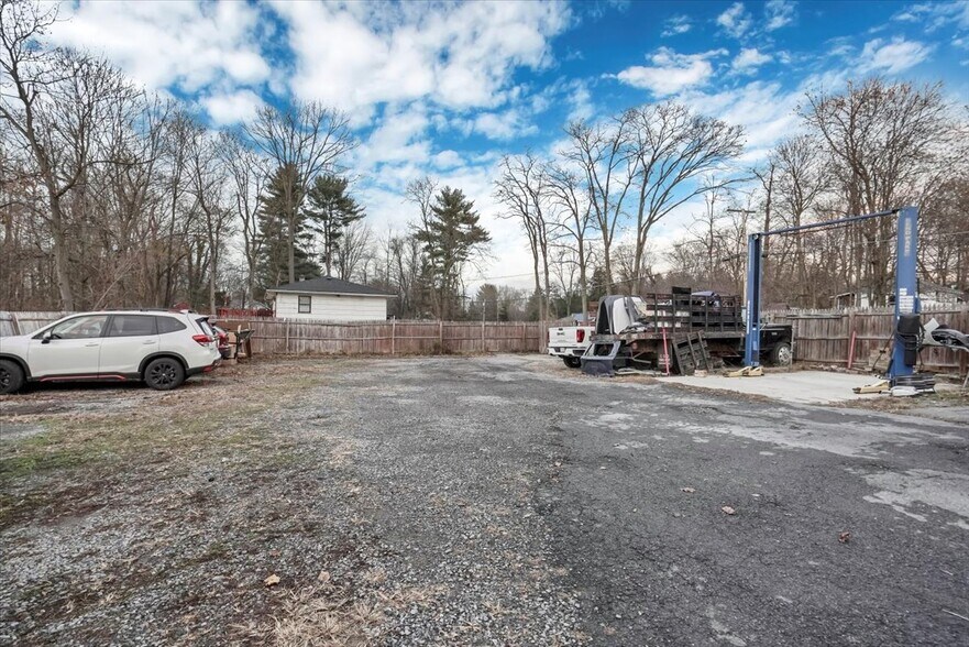 More Photos Of 3 Marlorville Rd, Wappingers Falls Auto Repair For Sale