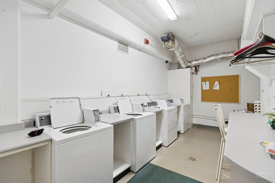 More Photos Of 251 Colborne St, Brantford Apartments For Sale