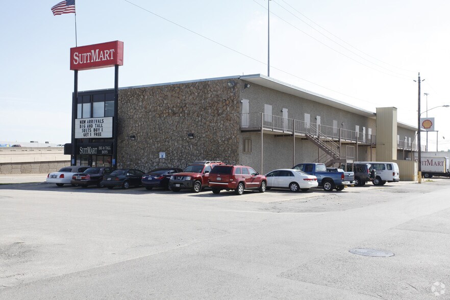 More Photos Of 1211 S Loop Fwy W, Houston Auto Dealership For Sale