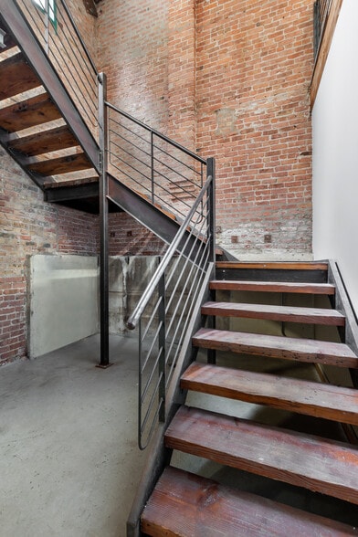 More Photos Of 414 N Carpenter St, Chicago Unknown For Lease