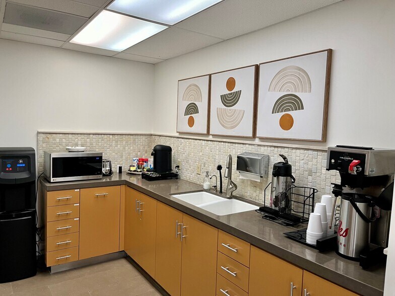 More Photos Of 4930 Campus Dr, Newport Beach Office Residential For Lease