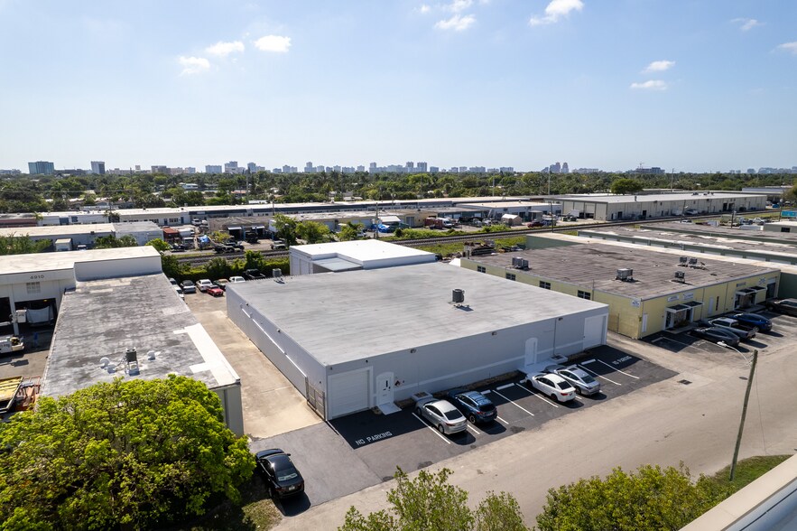More Photos Of 4900 NE 11th Ave, Fort Lauderdale Warehouse For Sale