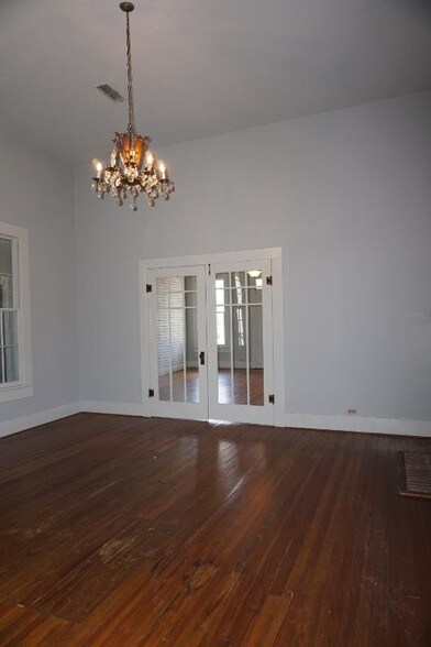 More Photos Of 668 N Main St, Jasper Storefront Retail Office For Sale