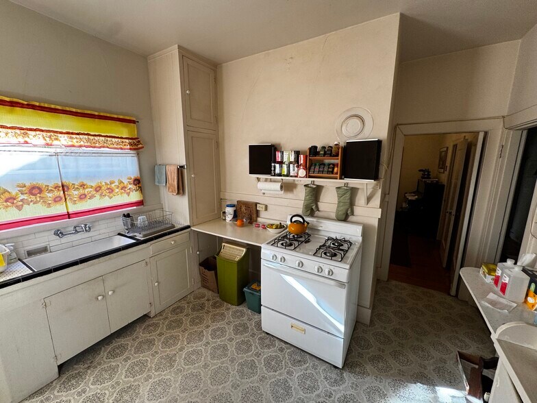 More Photos Of 6100 Chabot Rd, Oakland Multifamily For Sale