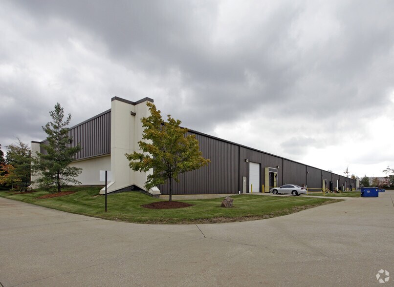 More Photos Of 1126 Industrial Pky N, Brunswick Warehouse For Lease