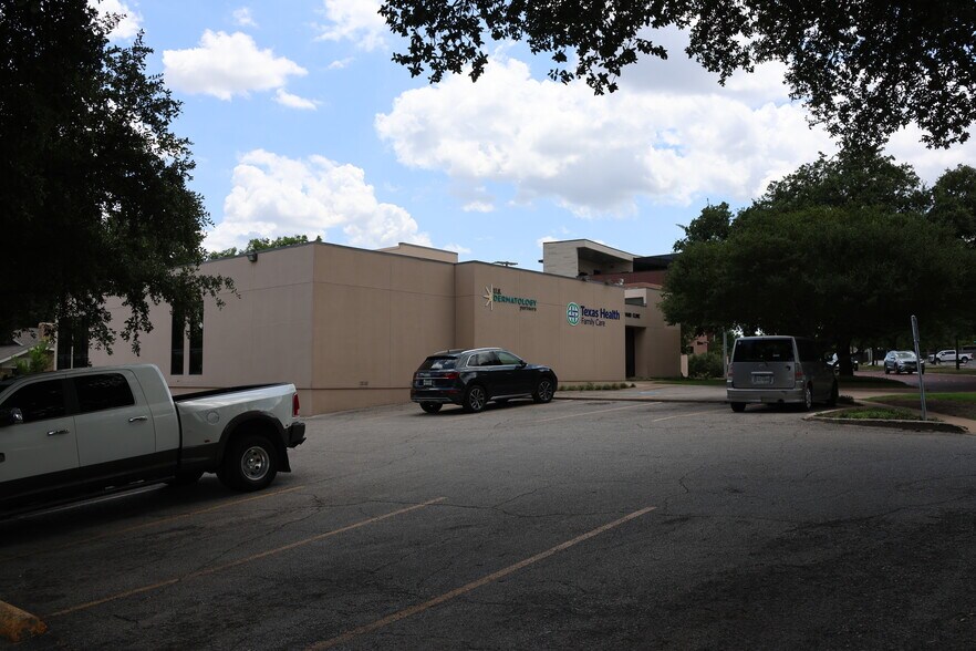 More Photos Of 4201 Camp Bowie Blvd, Fort Worth Medical For Lease
