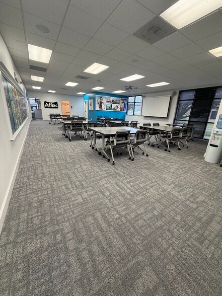 More Photos Of 1500-1512 N Church Rd, Liberty Medical For Lease