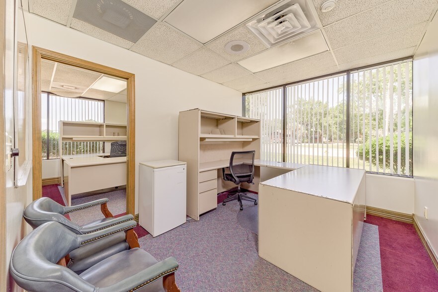 More Photos Of 5018 Spring Park Rd, Jacksonville Office For Lease