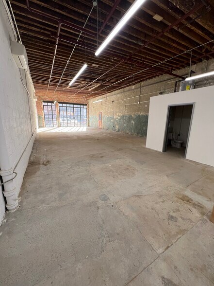 More Photos Of 32 Meadow St, Brooklyn Warehouse For Lease