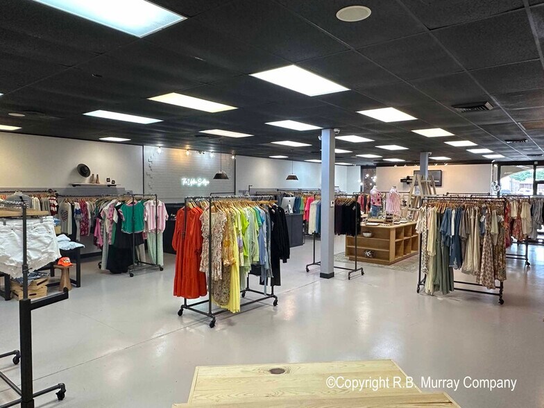 More Photos Of 1324-1326 E. Battlefield, Springfield General Retail For Lease