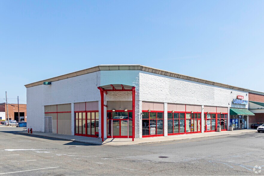 More Photos Of 691 Co-op City Blvd, Bronx General Retail For Lease