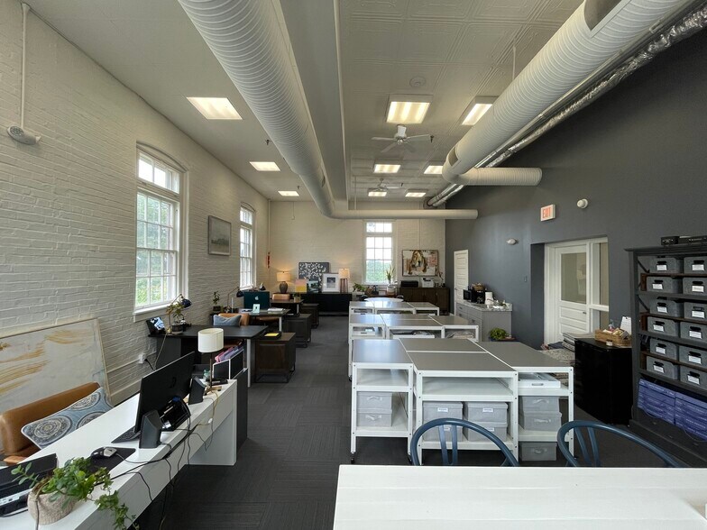 More Photos Of 6933 Warfield Ave, Sykesville Office For Lease