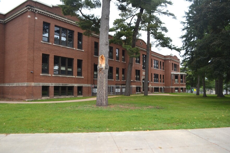 More Photos Of 500 N 4th Ave, Wausau Specialty For Sale