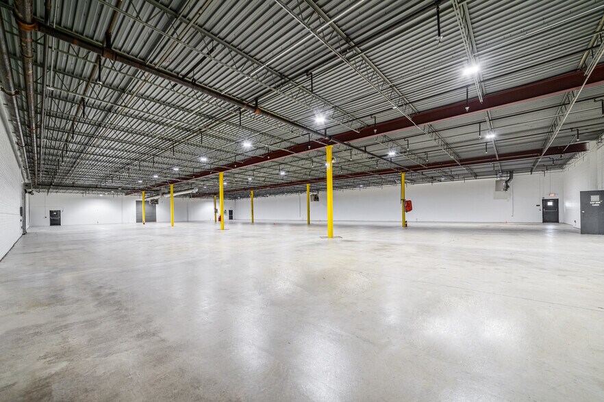 More Photos Of 330 E Route 22, Lake Zurich Warehouse For Lease