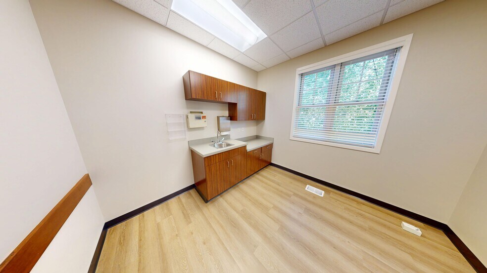 More Photos Of 1195 Wilson Ave NW, Grand Rapids Medical For Sale
