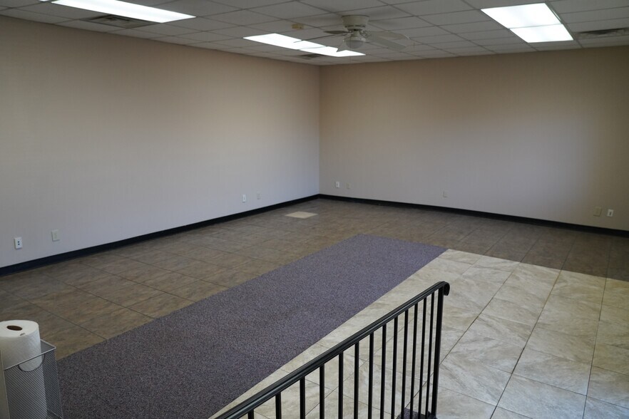 More Photos Of 120 E West Pky, Anderson Office For Lease