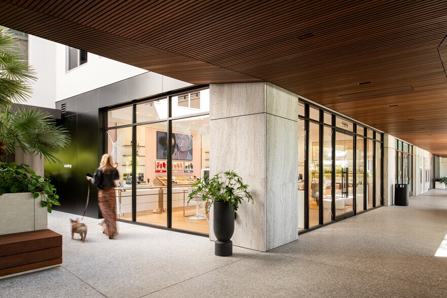 More Photos Of 11911 San Vicente Blvd, Los Angeles Office For Lease