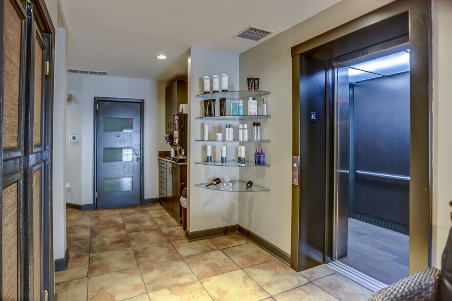 More Photos Of 1086 W Rex Rd, Memphis Freestanding For Sale