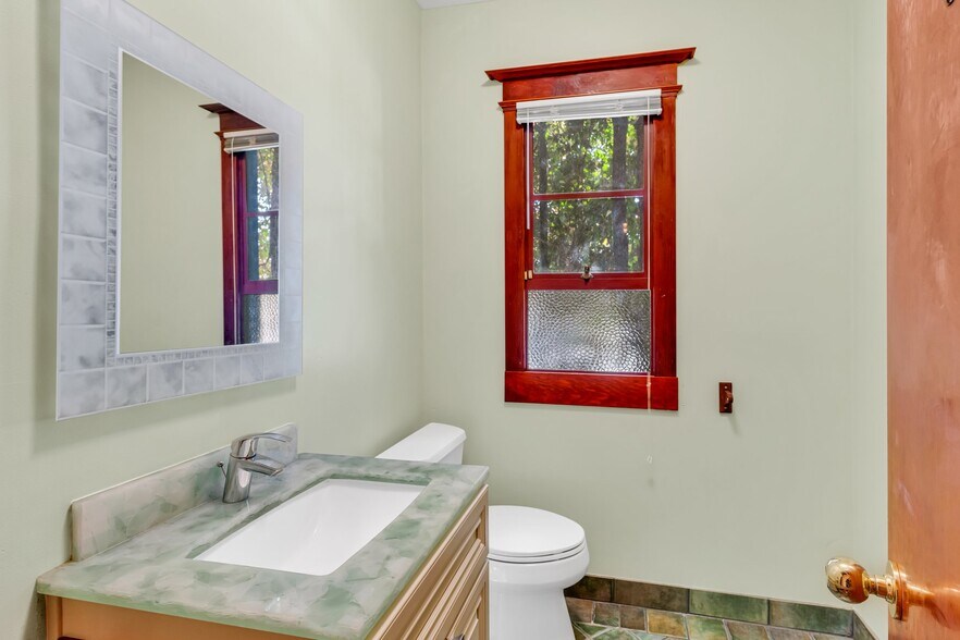 More Photos Of 1633 University Ave, Berkeley Office For Sale