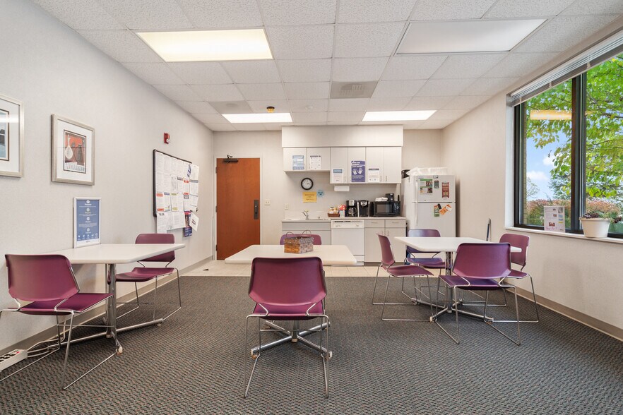 More Photos Of 3139 Voyager Dr, Green Bay Bank For Sale