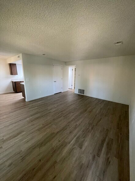 More Photos Of 2324 Hood Ave, Richland Apartments For Sale