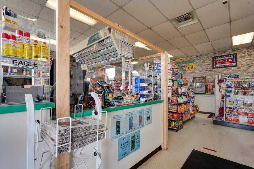 More Photos Of 404 Navajo Blvd, Holbrook Service Station For Sale