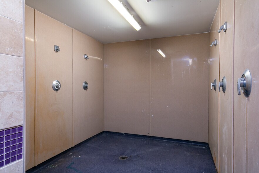 More Photos Of 1632 McCain Ln, Manhattan Sorority Fraternity House For Sale