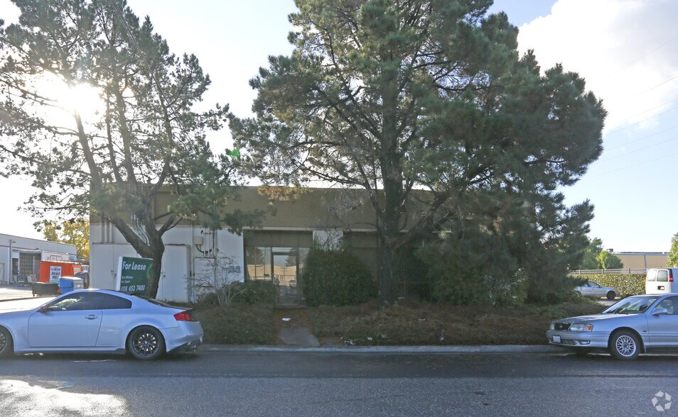 More Photos Of 370 Laurelwood Rd, Santa Clara Warehouse For Lease