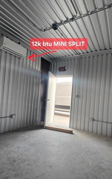 More Photos Of 19021 McKenzie Ln, Porter Warehouse For Lease