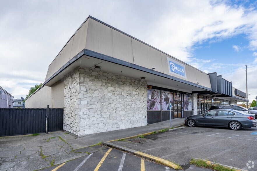 More Photos Of 21615-21621 Pacific Hwy S, Des Moines Freestanding For Sale