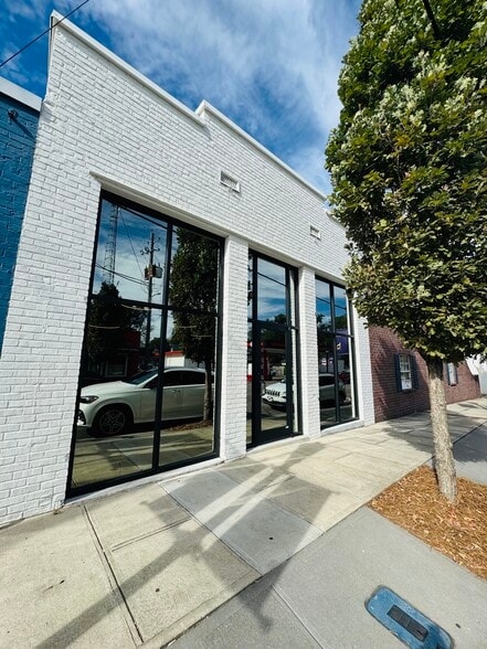 Primary Photo Of 727 Middle St, Montevallo Office For Sale